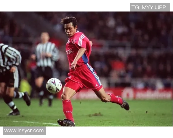 足球明星女球员的流行发型解析与时尚搭配技巧分享